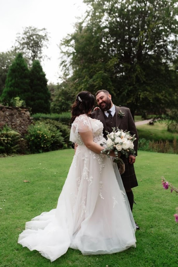 laura and rob's wedding with the celebrant angel aberdeen humanist weddings aberdeen