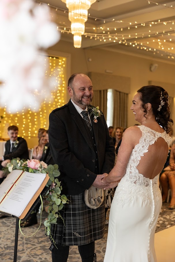 leeanne and kevin grey wedding with mary gibson the celebrant angel aberdeen humanist celebrant aberdeen