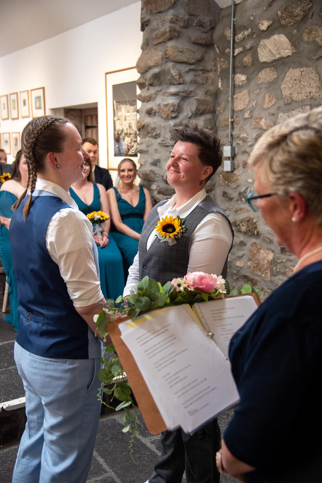 leeanne and kevin gray wedding with mary gibson the celebrant angel aberdeen humanist celebrant aberdeen