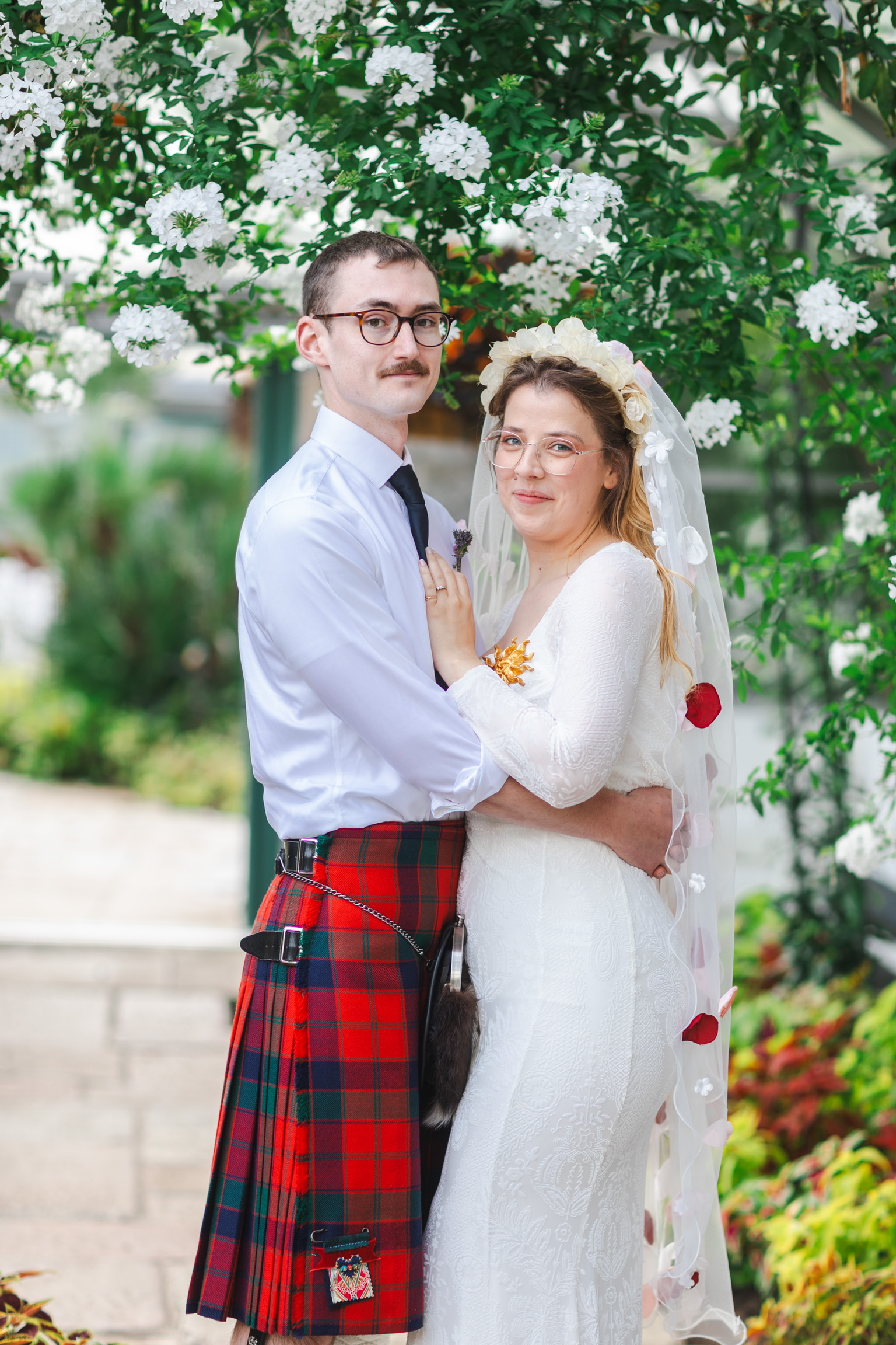 Sarah and Andrews wedding with mary gibson the celebrant angel aberdeen