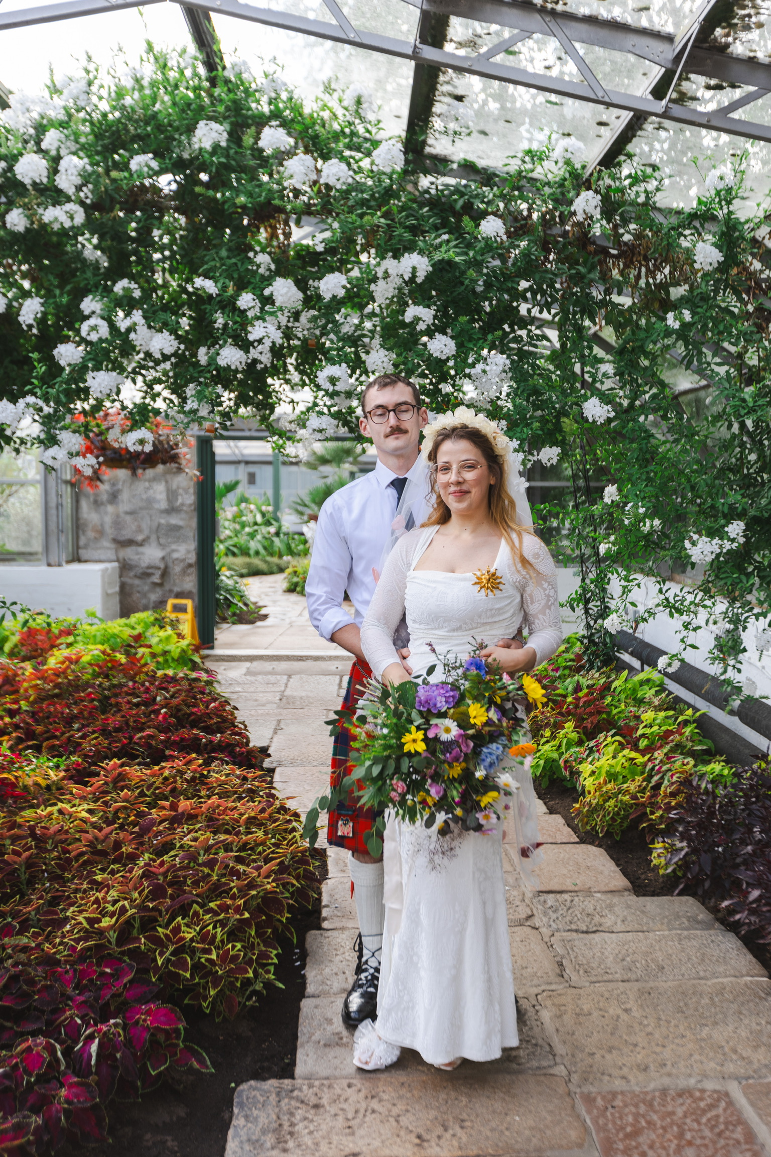 sarah and andrew's wedding with mary gibson the celebrant angel in winter garden aberdeen