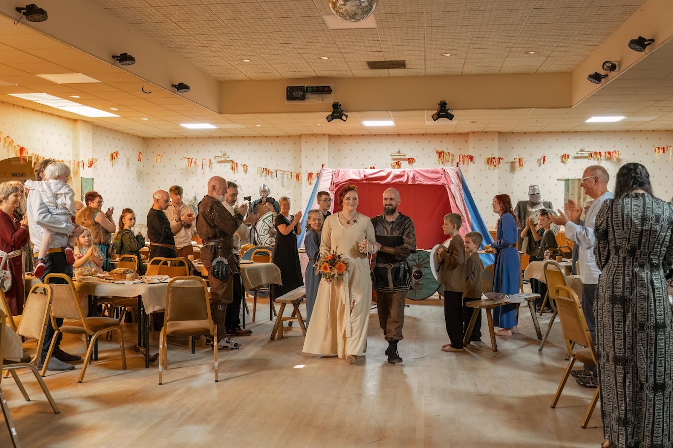 hannah and garry's wedding with mary gibson the celebrant angel aberdeen