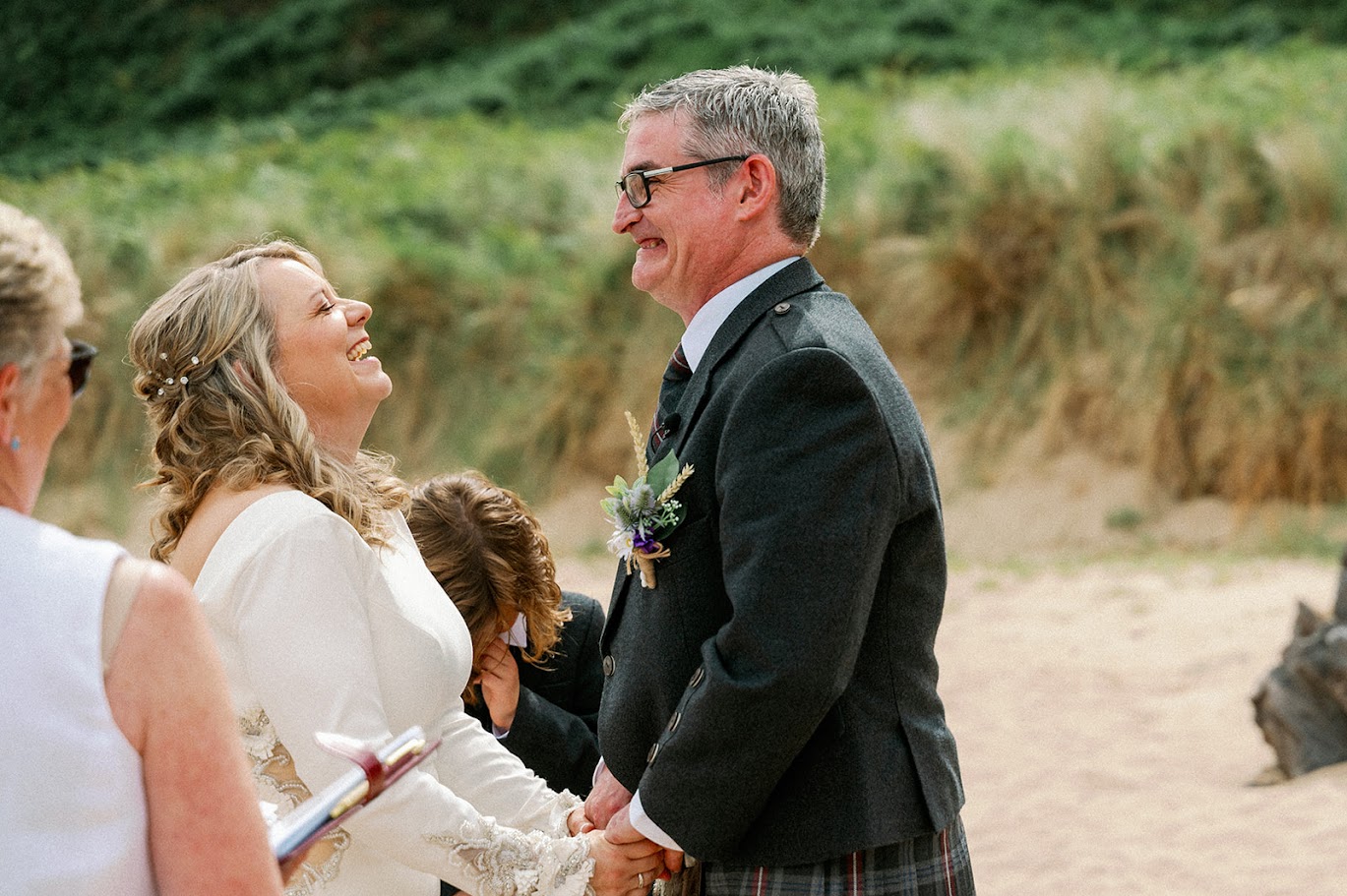 jeanette and duncan's wedding with mary gibson the celebrant angel aberdeen