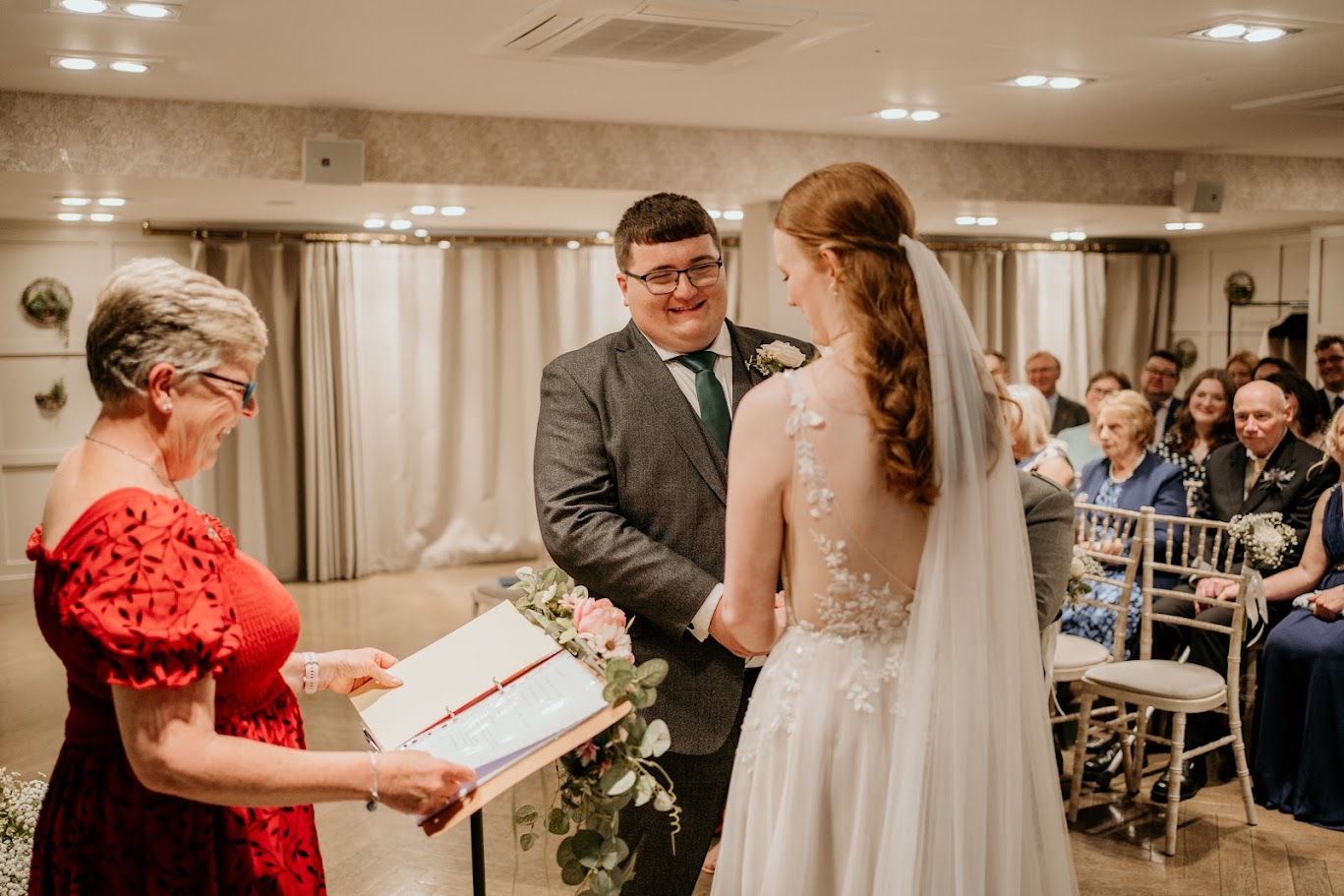 leeanne and kevin greys wedding with the celebrant angel aberdeen humanist wedding celebrant aberdeen