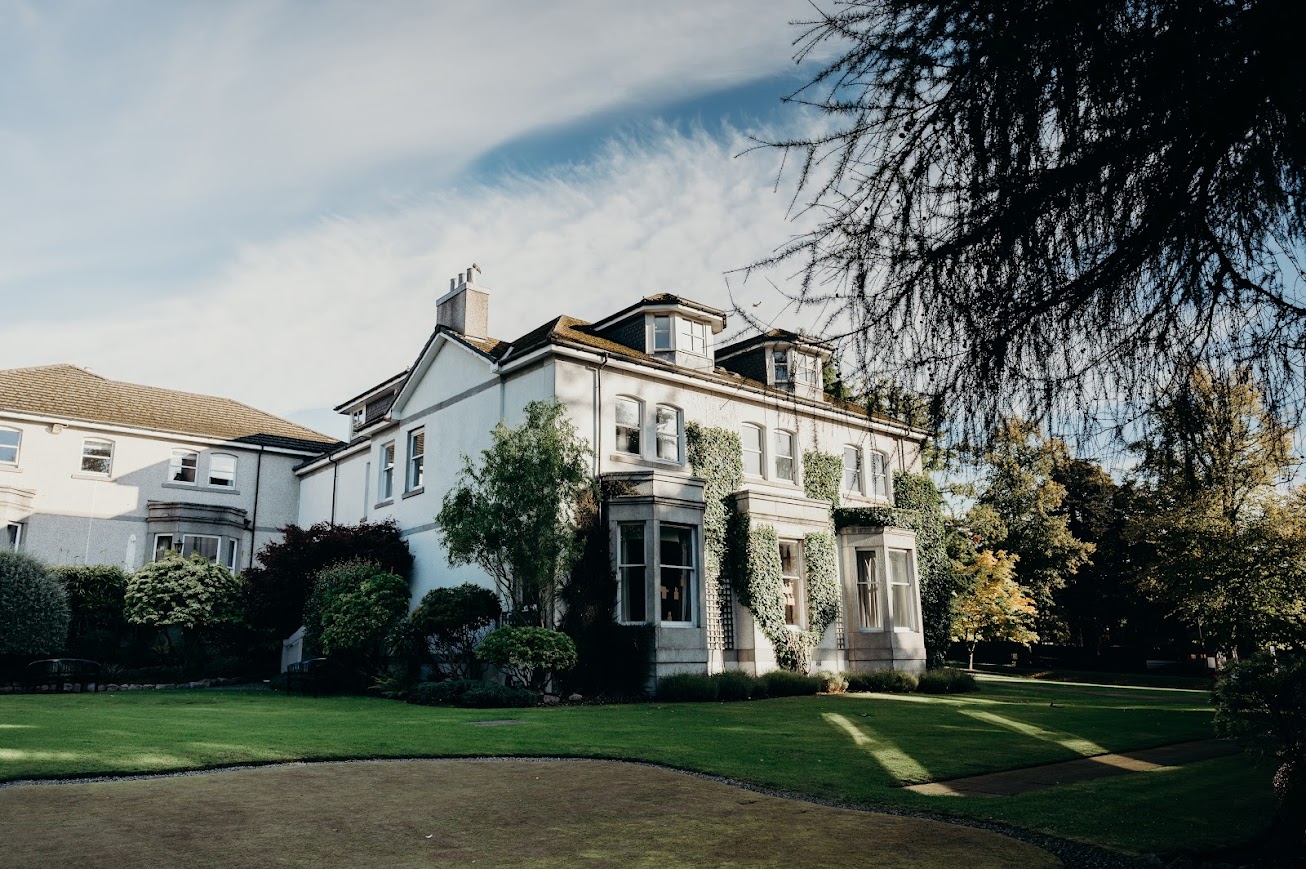 maryculter house hotel for leeanne and kevins wedding with mary gibson the celebrant angel aberdeen